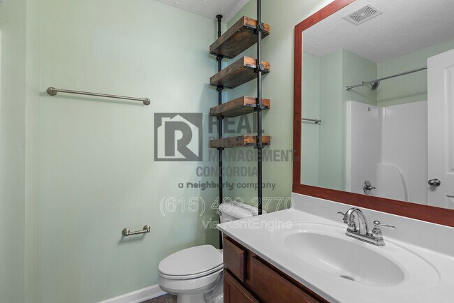 Building Photo - 1702 Sprucedale Dr