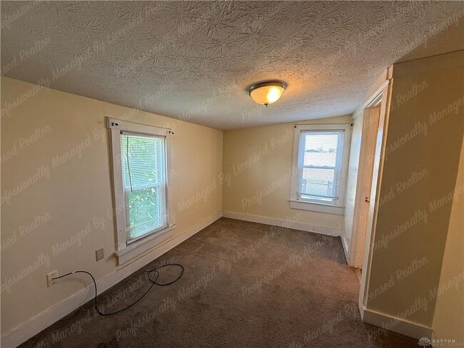 Building Photo - 1835 Hillsdale Ave