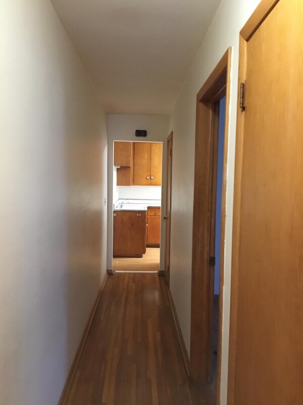 Building Photo - 5608 S 28th Ave
