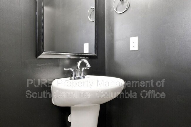 Building Photo - 1260 Independence Dr