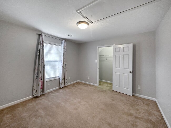 Building Photo - Charming Karns, 3-4 bedroom Home on Quiet ...
