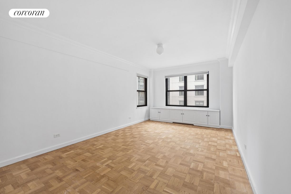 Building Photo - 9 E 56th St