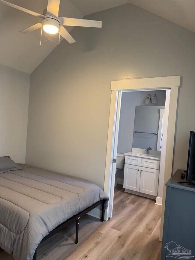 Building Photo - 2051 W Blount St