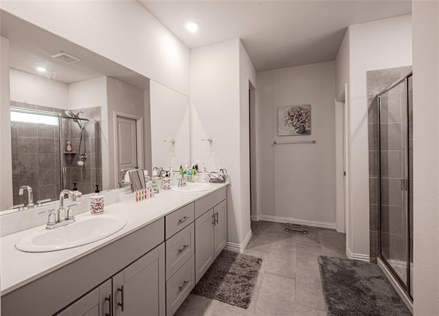 Building Photo - 500 Crystal Clear Ln