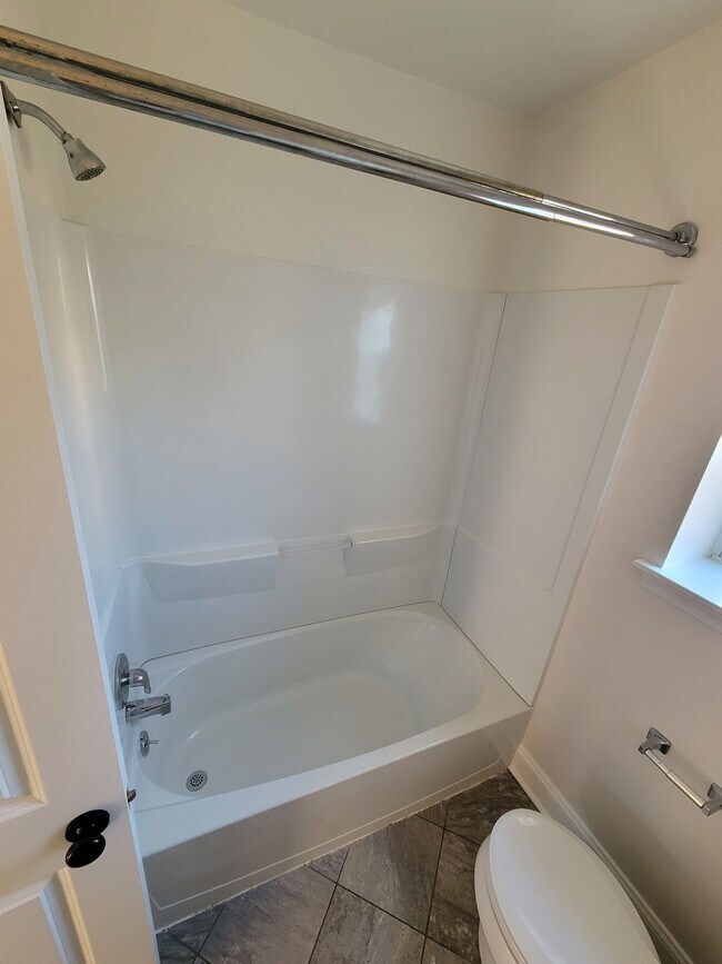 Building Photo - 1403 N Scott St