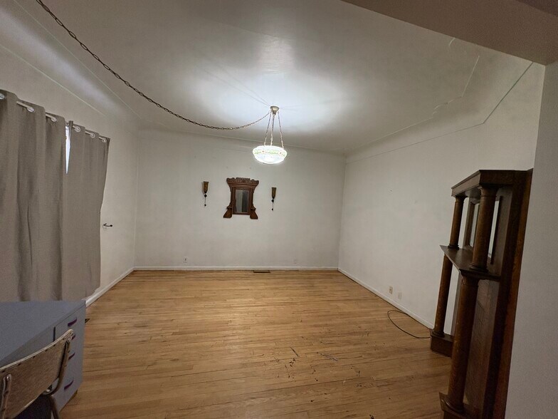 Building Photo - 1607 6th St