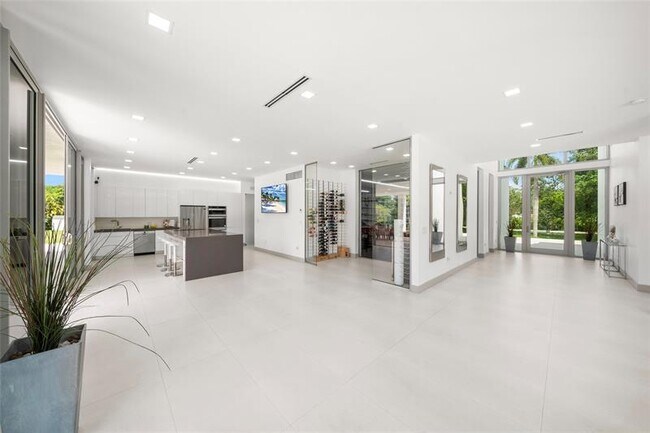 Building Photo - 17250 SW 52nd Ct