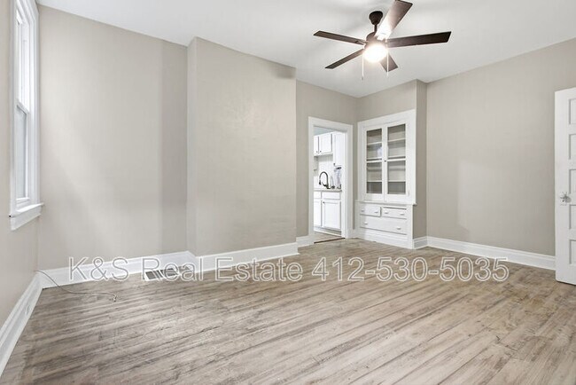 Building Photo - 27 E Orchard Ave