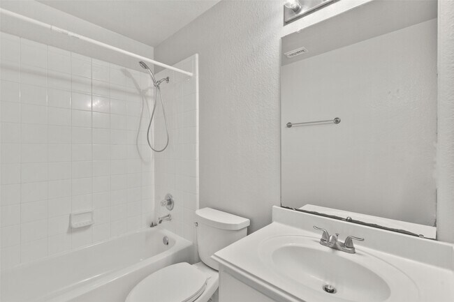 Building Photo - 21106 Blackbluff Ct