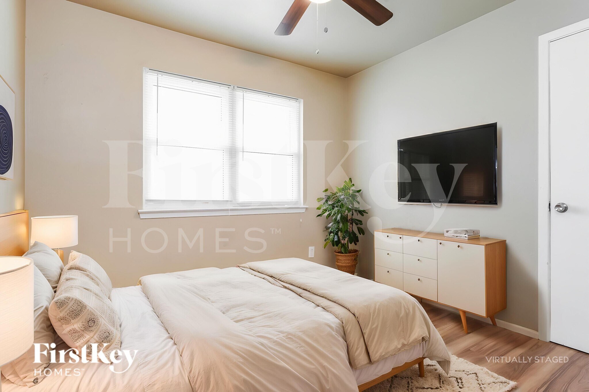 Building Photo - 701 E Mission St