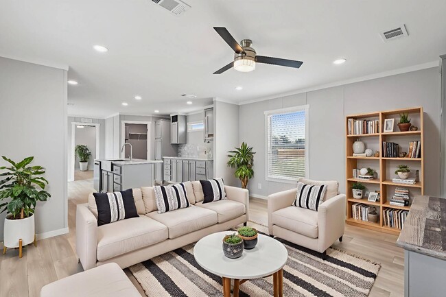 Building Photo - 1616 Swallowtail Dr