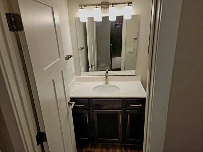 Building Photo - 1105 Fishlock Ave