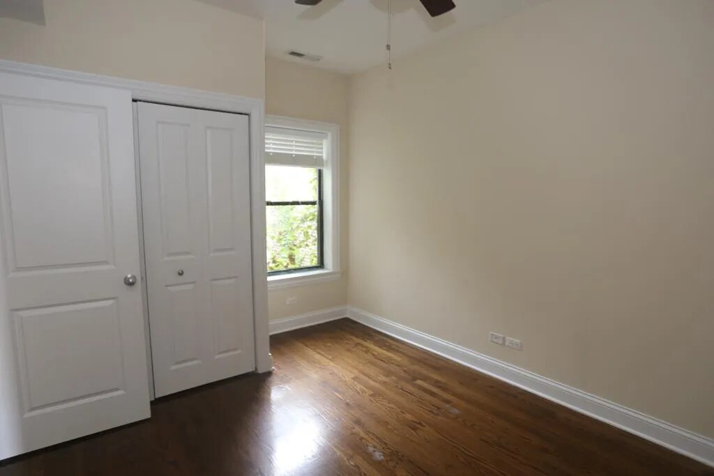 Building Photo - 3710 N Wilton Ave
