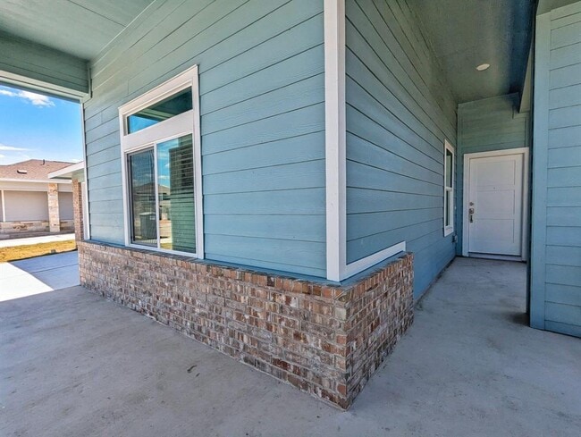 Building Photo - 158 Gresham