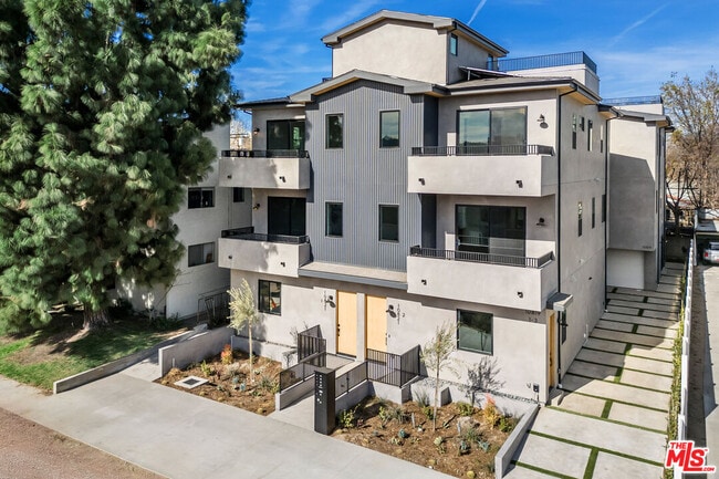 Building Photo - 10823 Morrison St