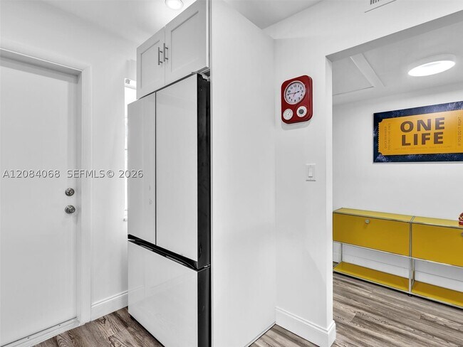 Building Photo - 2661 S Course Dr