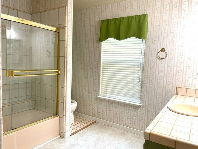 Building Photo - 3 bedroom, 2 bath home in Lake Wildwood, P...