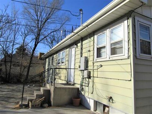 Building Photo - 1325 Texas Ave