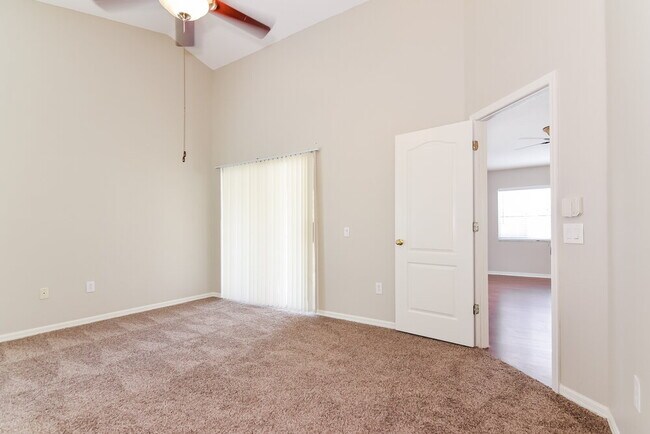 Building Photo - 312 Sonoma Dr