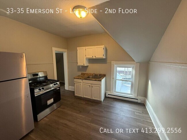 Building Photo - 33-35 Emerson St-Left Side - 2nd Floor