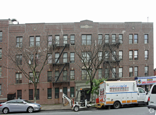 Building Photo - Lillian Court