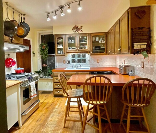 Building Photo - Charming Furnished Home in Downtown Boulder