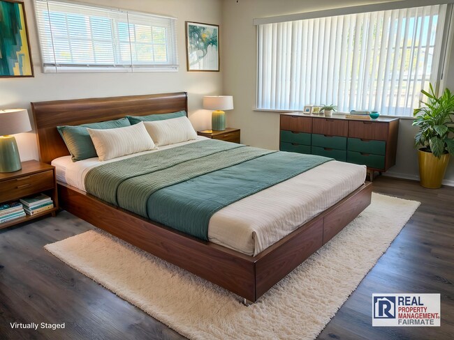 Building Photo - Rustic Spacious Home with Large Yard Boasting Timeless Character – 3 Bed, 2.5 Bath