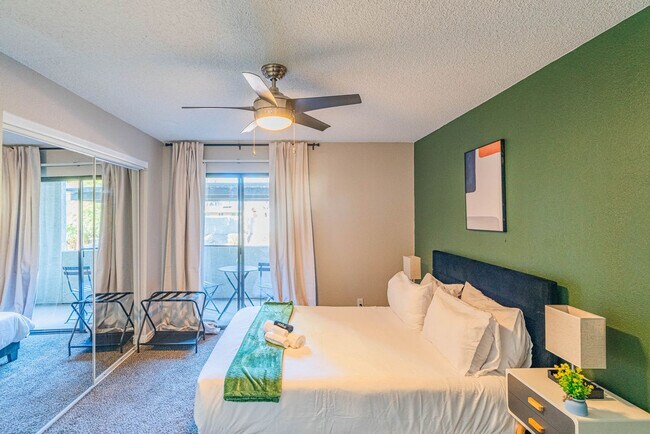 Building Photo - 8550 E McDowell Rd