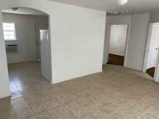 Building Photo - 107 Texas St