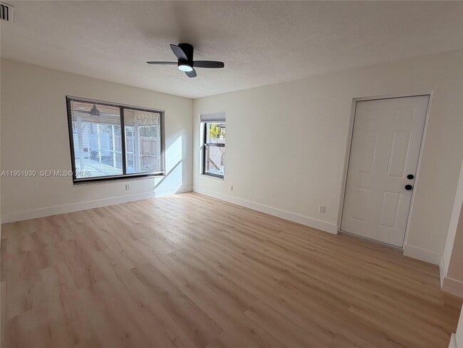 Building Photo - 1462 SW 25th Ave