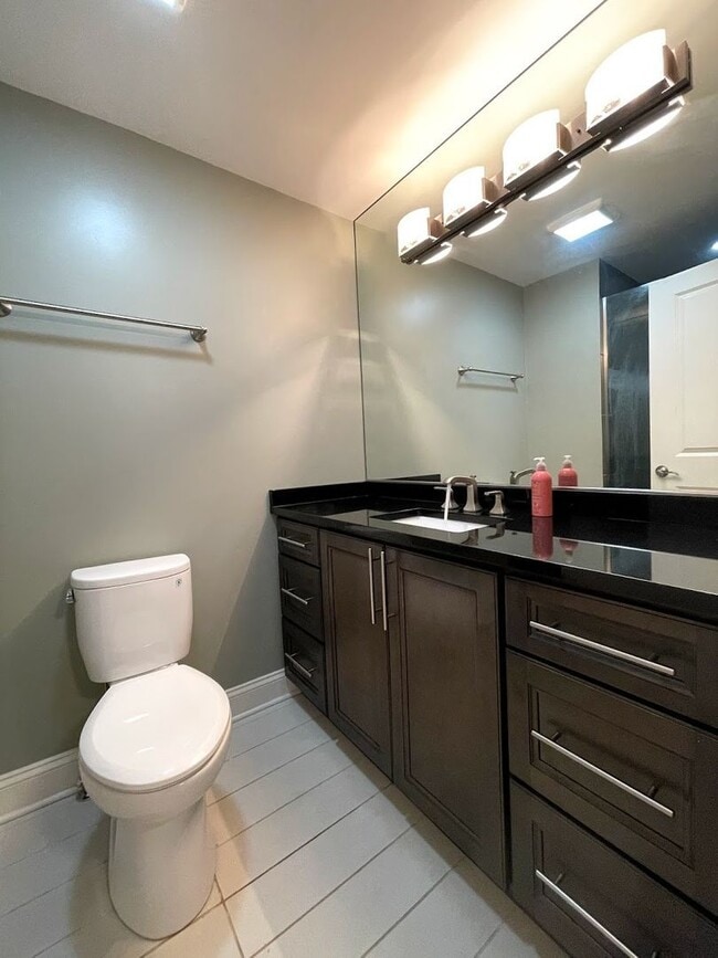 Building Photo - 2834 N Ridgeway