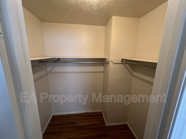 Building Photo - 12200 Candelaria Rd NE