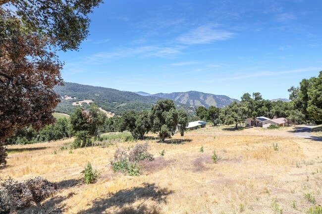 Building Photo - Peaceful Cachagua Retreat | 3BR Home with Vaulted Ceilings, Oaks & Star-Filled Skies