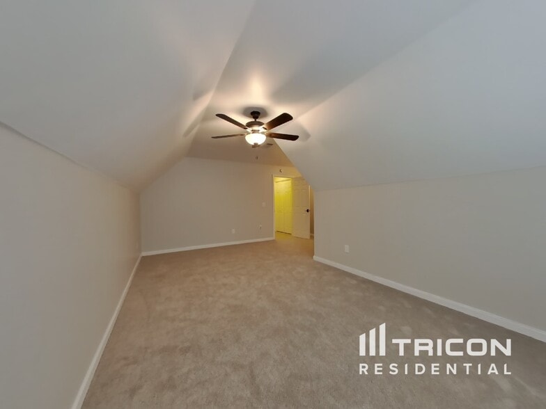 Building Photo - 2332 Corbett Ct