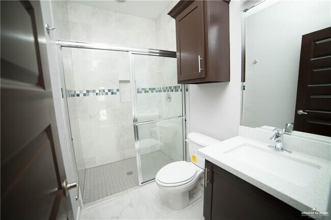 Building Photo - 7 7th St