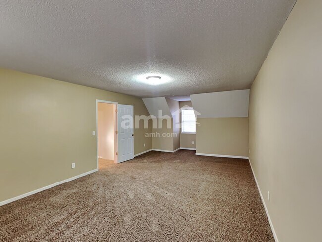 Building Photo - 2020 Foster Dr