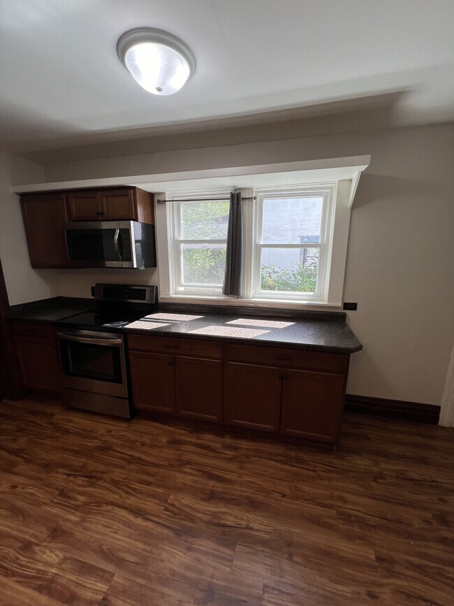 Building Photo - 236 Moores River Dr
