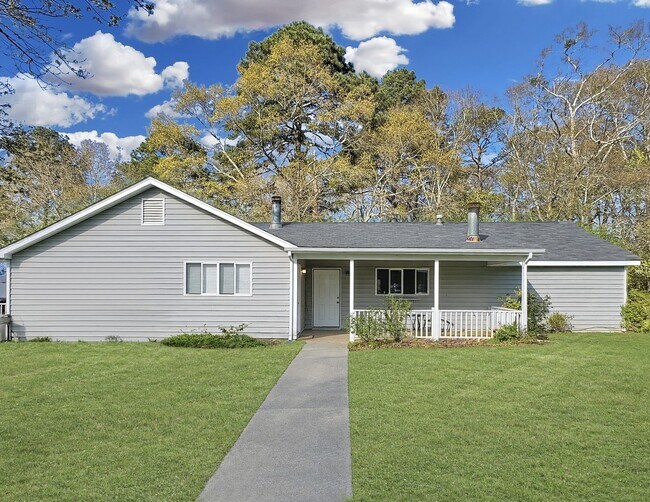 Building Photo - 158 VFW Dr