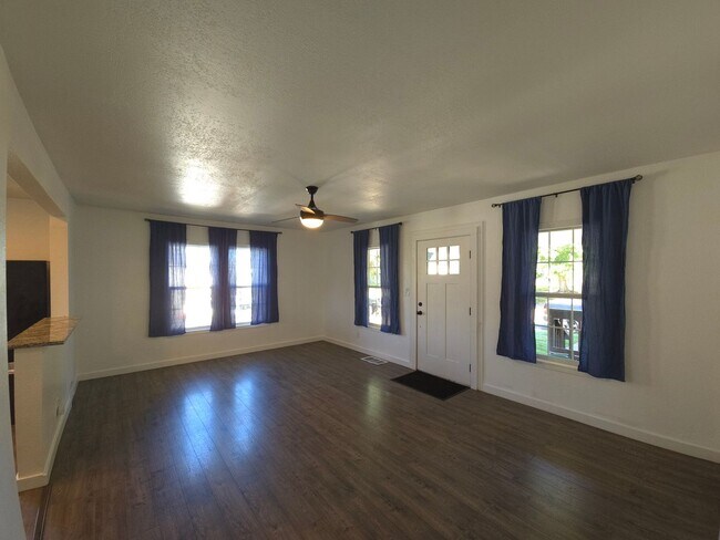 Building Photo - Old house charm with modern upgrades