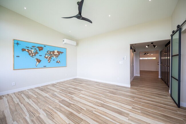 Building Photo - European-inspired Mid-Century Henderson Home!
