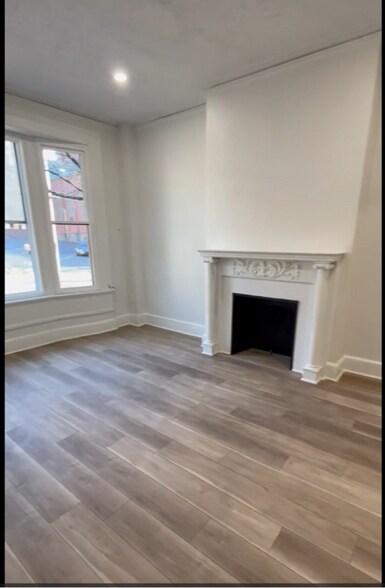 Building Photo - 98 Chestnut St