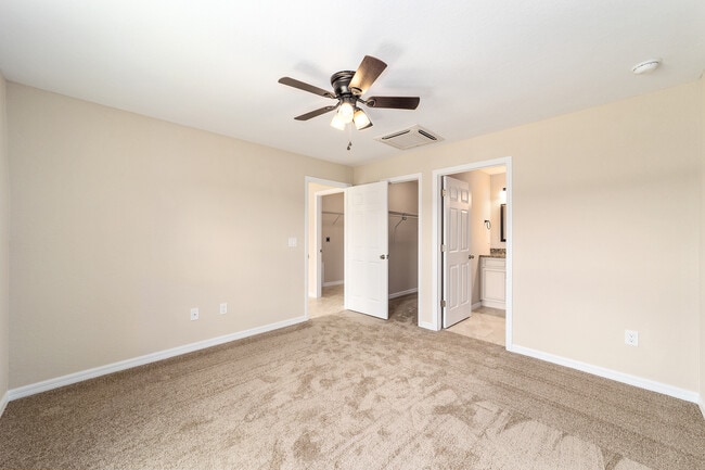 Building Photo - 194 Willow Rd