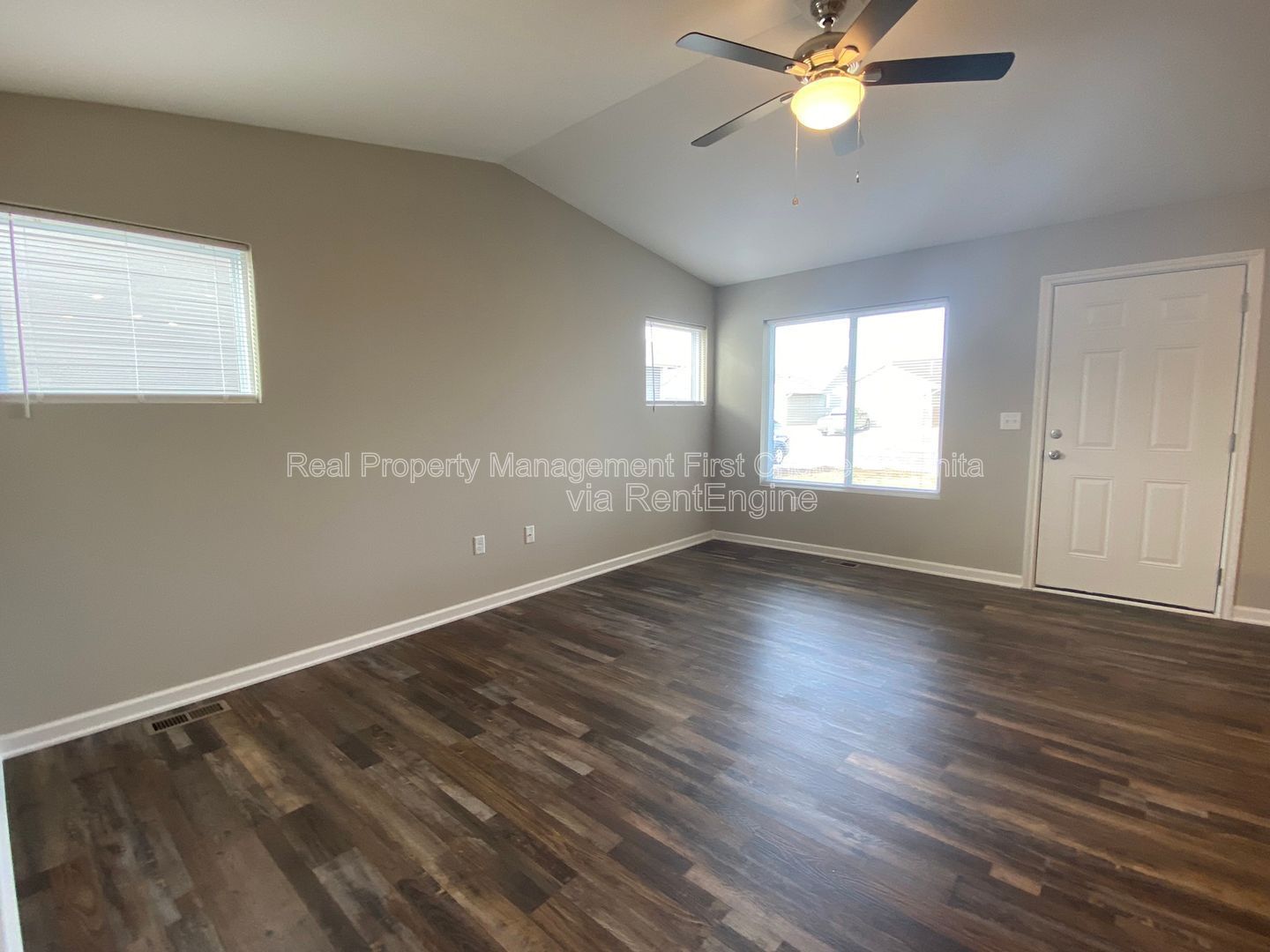 Building Photo - 10607 E Kinkaid Cir