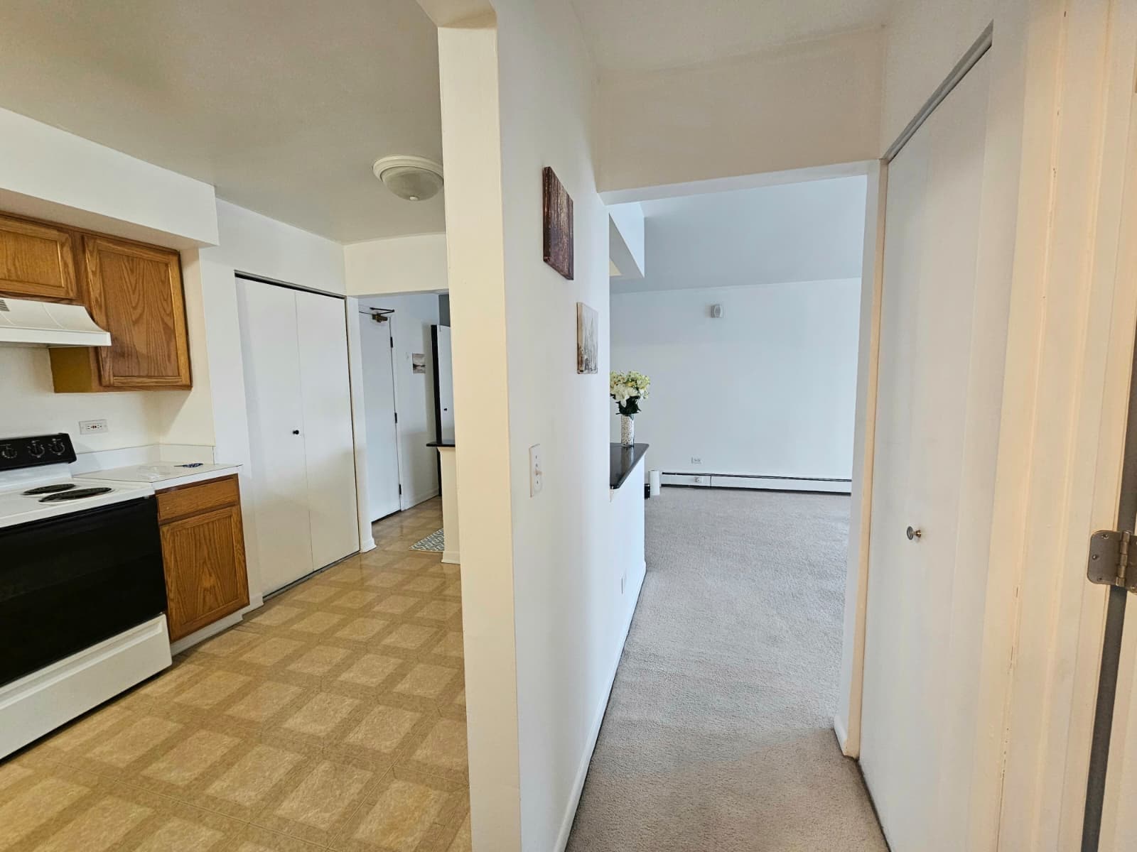 Building Photo - 2226 S Goebbert Rd