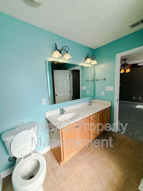 Building Photo - 1904 Yellowbrick Rd