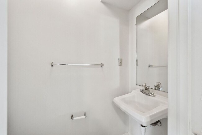 Building Photo - Northridge Drive-276