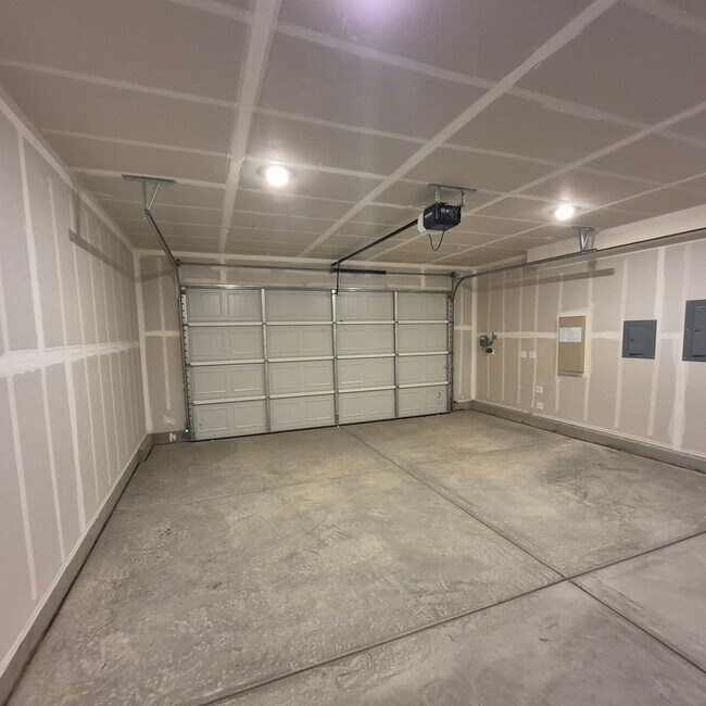 Building Photo - Brand New 4 Bedroom Home in Lennar's Cyan Community