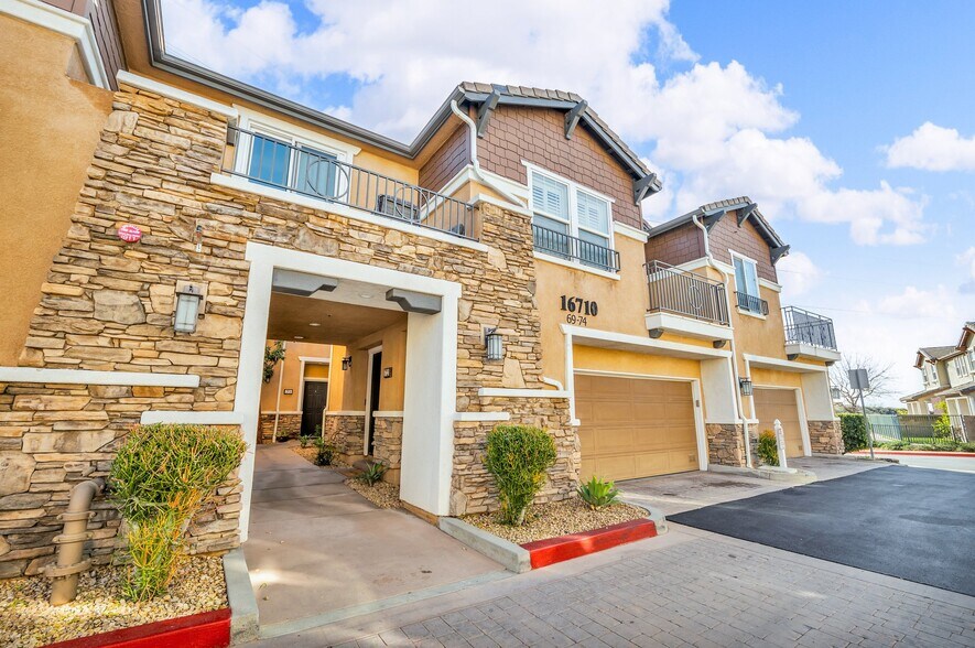 Building Photo - 16710 Nicklaus Dr