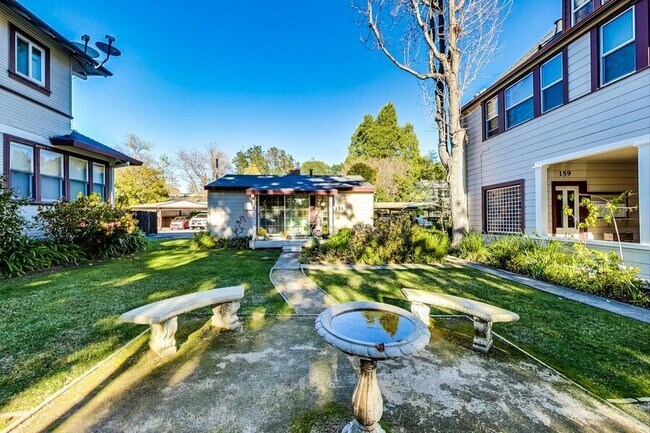 Building Photo - 159 Emerson St