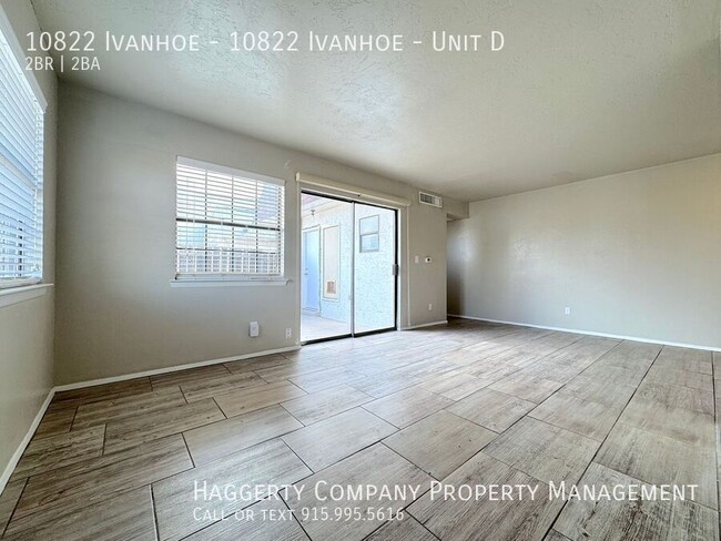 Building Photo - East El Paso 2bed/1.5 Townhome Refrig A/C